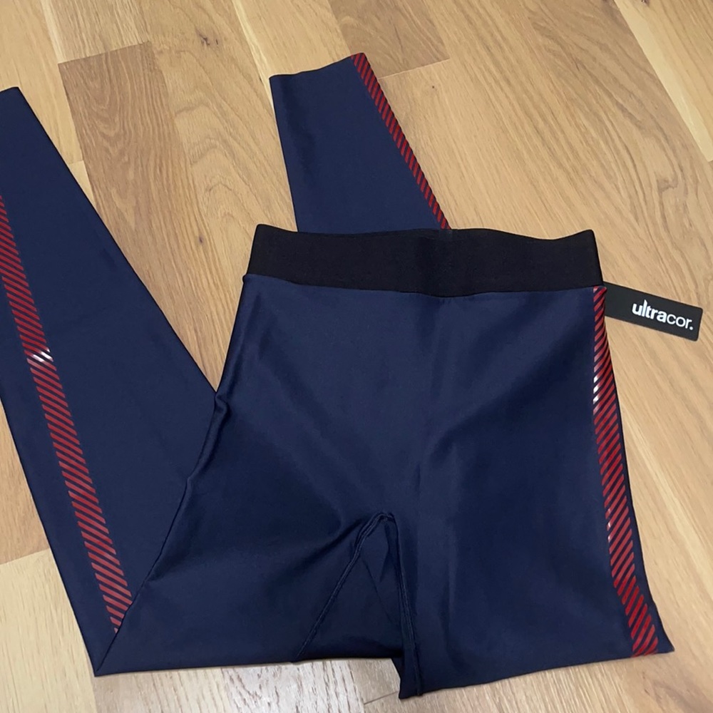 NWT Ultracor legging size Small